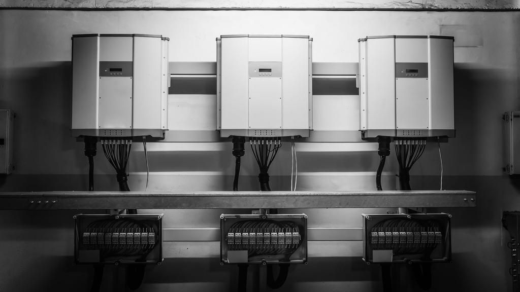 What Are Solar Batteries And How Do They Work?